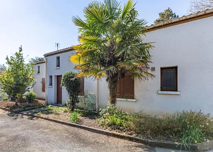 Les Lauriers By Interhome